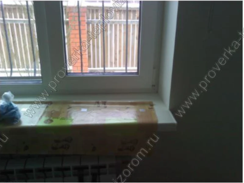Обычная фотография: продувание оконного монтажного шва